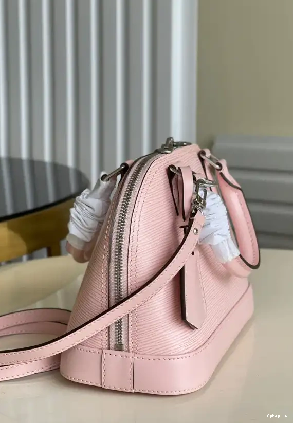 VUITTON LOUIS ALMA BB 0626